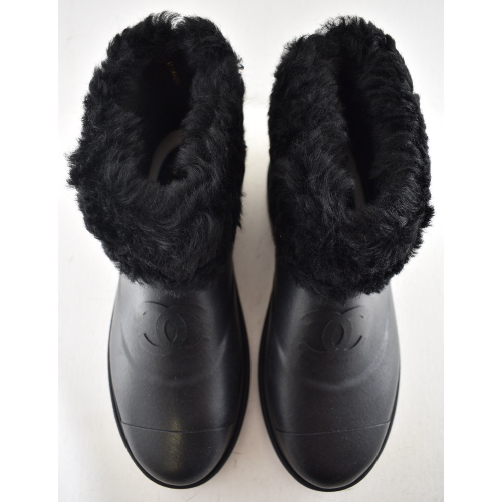 Chanel 24K Black Sheep Shearling Fur Rubber CC Low Top Short Ankle Rain Boots 42 - Picture 9 of 16